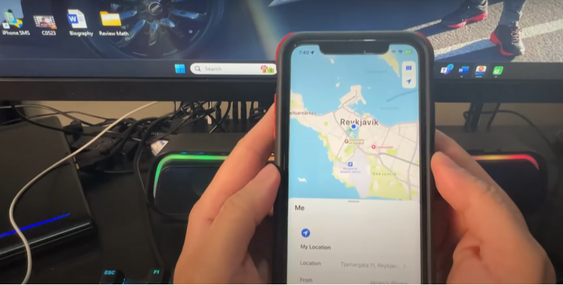 a hand using Google Map
