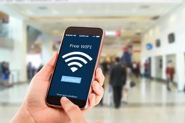 risk of public wifi